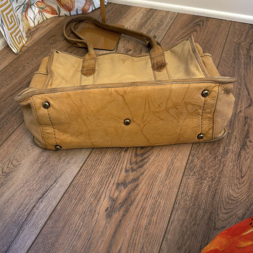 Frye Women's Distressed Leather Tote Shoulder Bag Camel Tan Brass Studs EUC - Picture 12 of 12